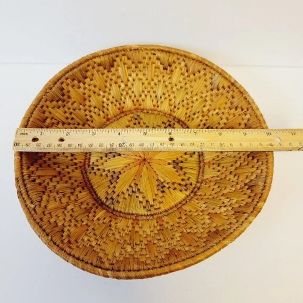 Handmade Collectible Woven Grass Bowl Basket